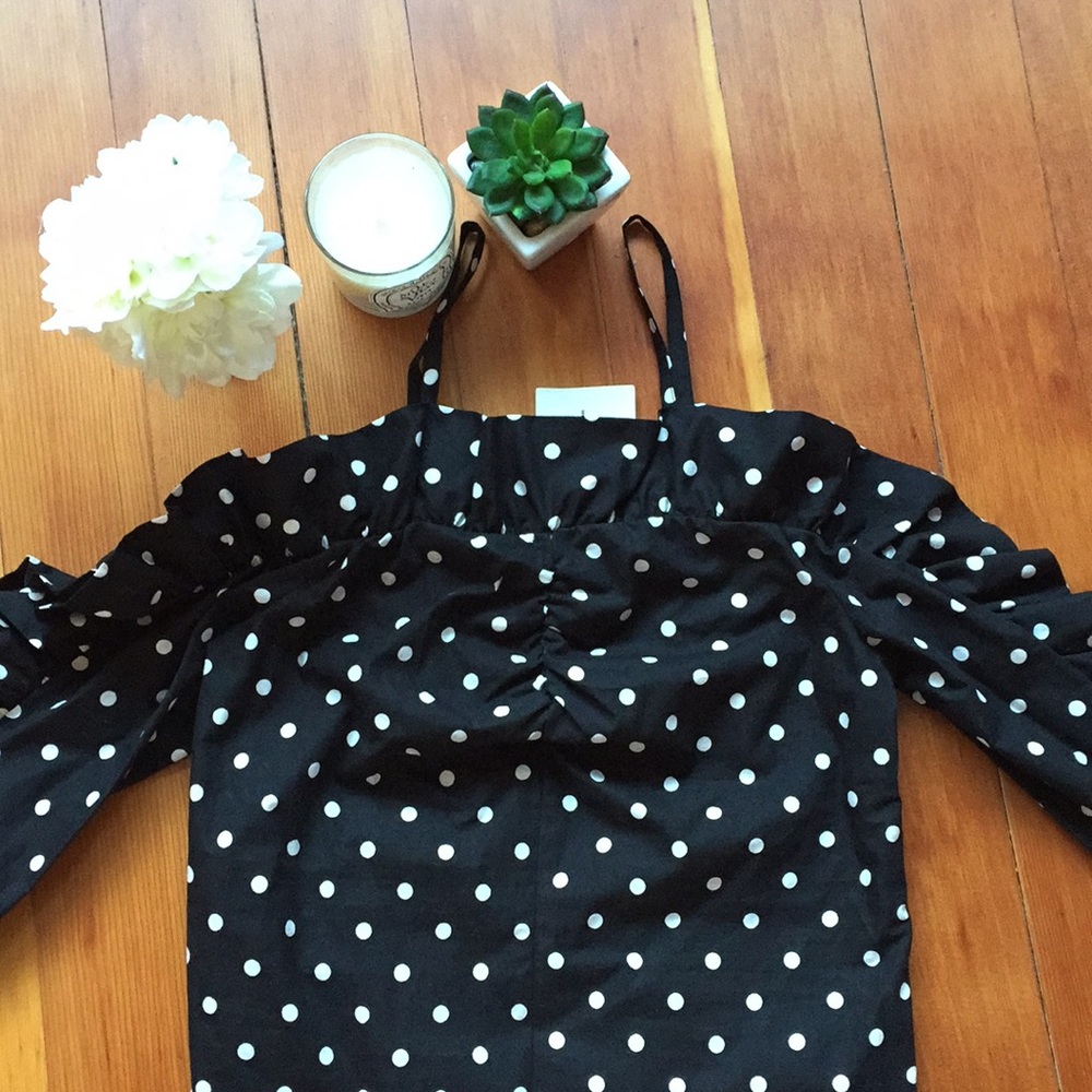 Urban Outfitters Polka Dot Ruffle Top - Picture 7 of 8